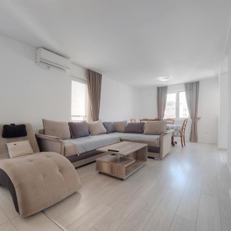 Family Three Bedroom Apartment Brando بودفا المظهر الخارجي الصورة