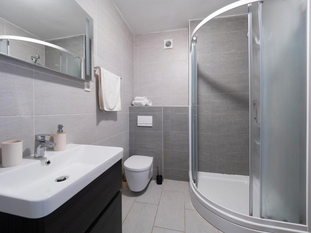 Family Three Bedroom Apartment Brando بودفا المظهر الخارجي الصورة